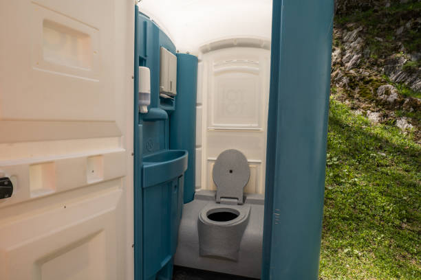 Portable Toilet Options We Offer in Oak Hill, FL